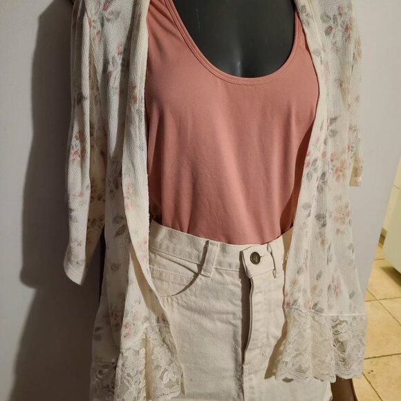 Gorgeous spring floral Komono/cardigan by Abercrombie. - Picture 3 of 9